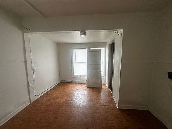 2nd image of 1203 Edison Dr