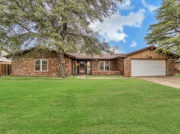 613 Cambridge Dr, Altus, OK 73521