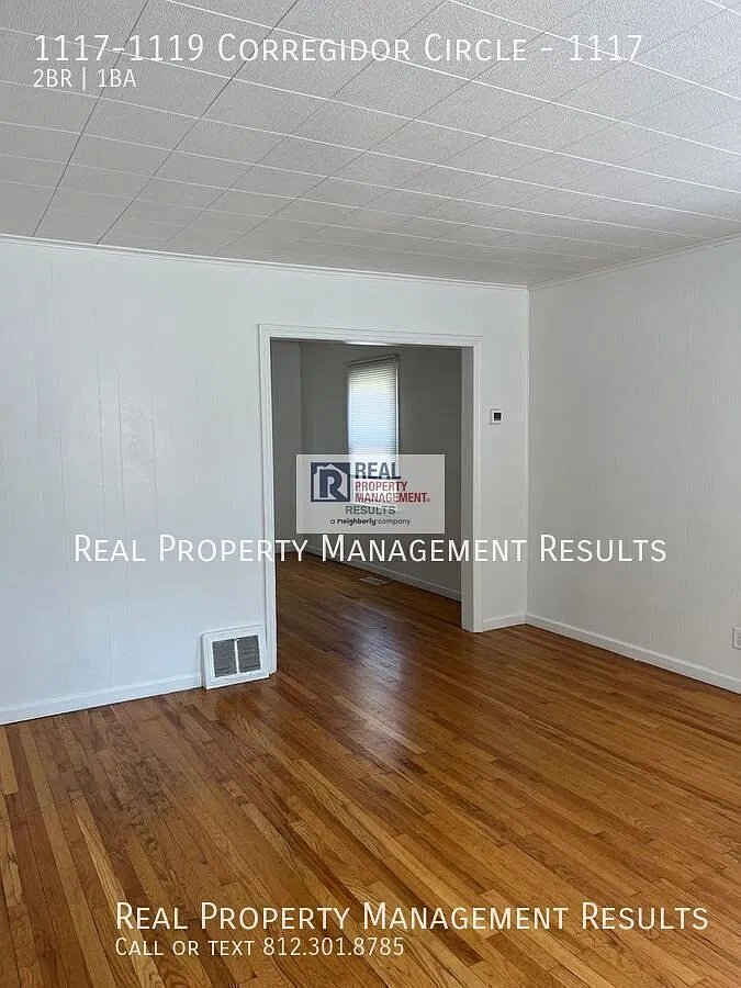 Bright & Spacious Duplex in a Convenient East Side Location — Photo 3