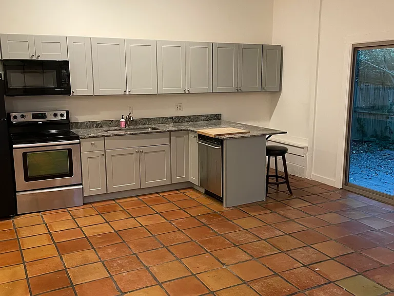 3011 Trafalgar Way #COTTAGE — Photo 11