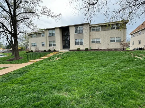 149 Cumberland Park Ct APT F, Ballwin, MO 63011