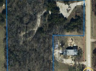 6825 SE Croco Rd, Berryton, KS 66409