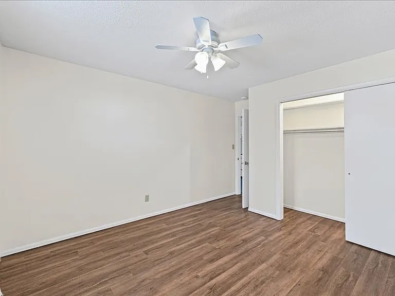 339 Riley Dr — Photo 23