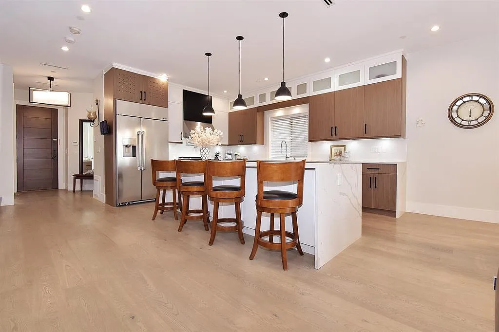 3 bed, 1828 sqft, $4,600 — Photo 1