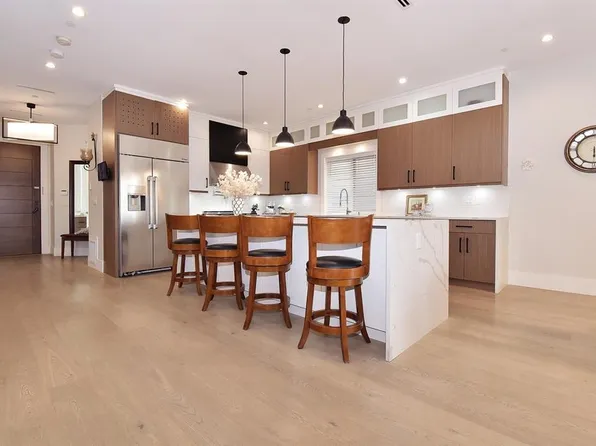 154XX Russell Ave, White Rock, BC V4B 2R3