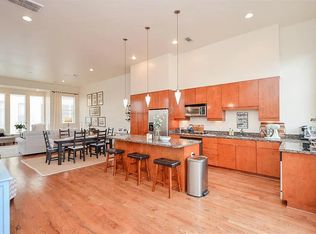 970 Patterson St, Houston, TX 77007