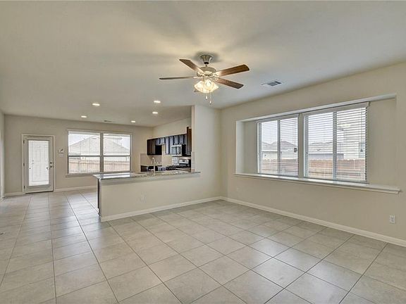 5th image of 453 Star Thistle St