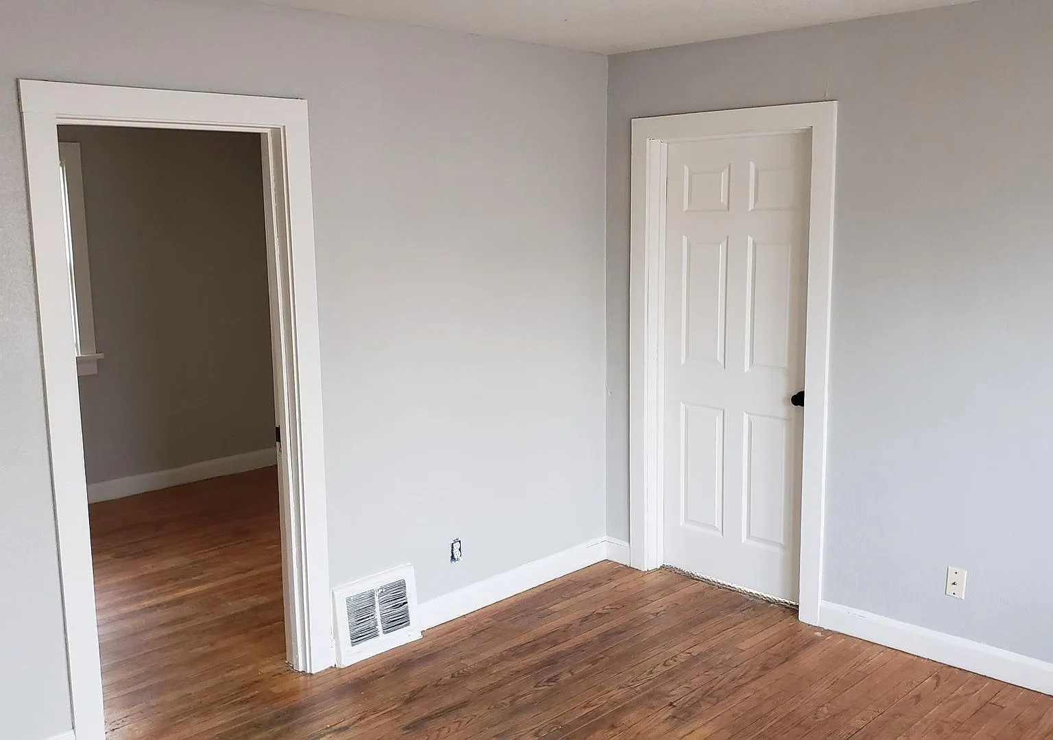 2830 W. St. Paul Ave — Photo 2