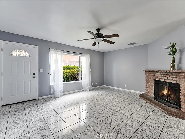 5372 Clairemont Mesa Blvd — Photo 4