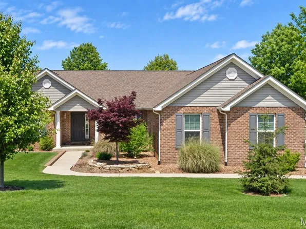 821 Turnberry Rd, Belleville, IL 62223
