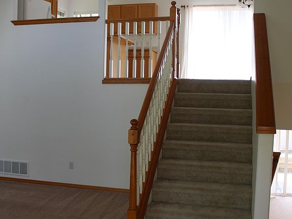 5th image of 406 S Chinook Cir