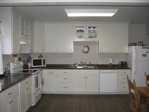 Large "Cook's Kitchen"