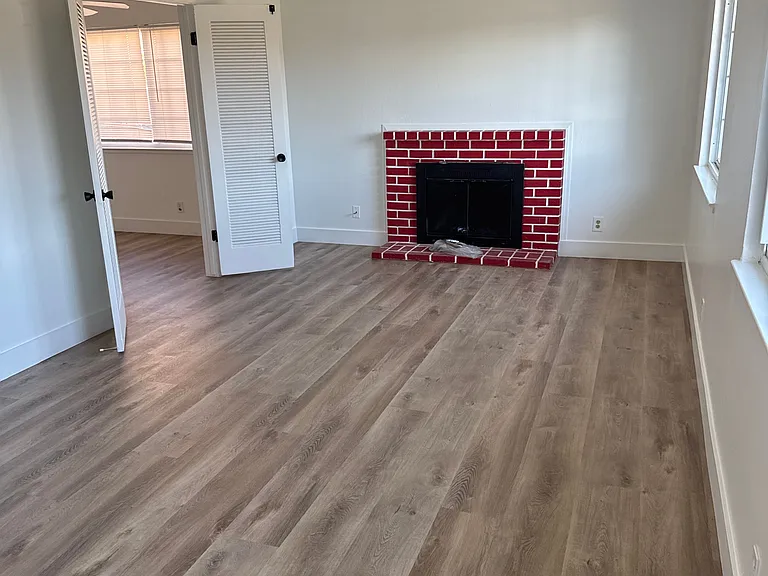144 Brophy St — Photo 5