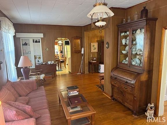 5th image of 415 Grant St