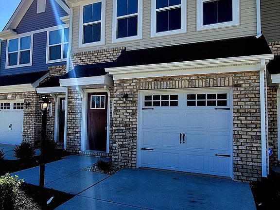 2nd image of 10905 Genito Square Dr