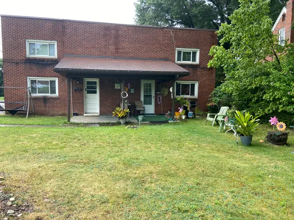 1114 Schweitzer Rd, McKeesport, PA 15135