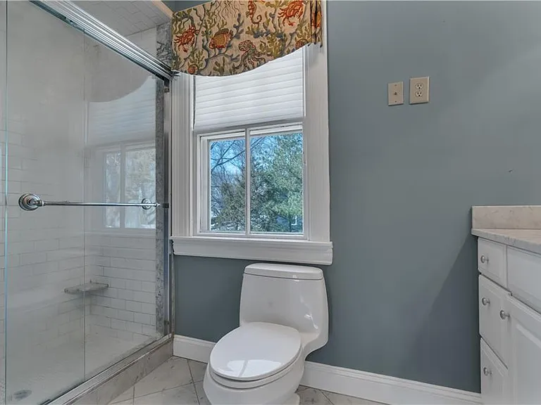 98 Butler Ave — Photo 16