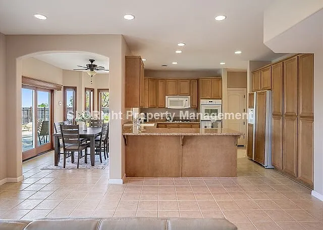 215 Via Magnolia — Photo 6