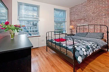 Rented by Manhattan Apartment Organization