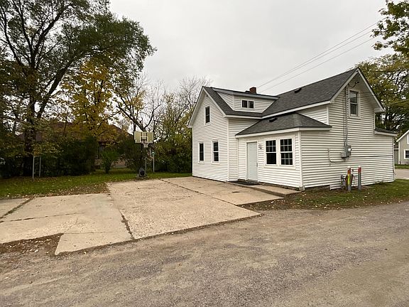 3rd image of 214 W Minnesota St