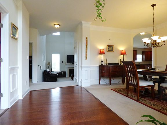 3rd image of 257 Winter Flake Dr