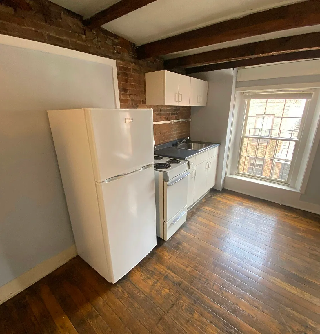 Studio, 450 sqft, $2,350 — Photo 3
