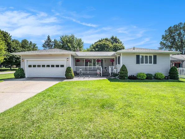 557 Broad Ave, Manistee, MI 49660