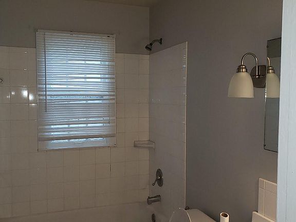 3rd image of 4256 Crittenden Ave #4256