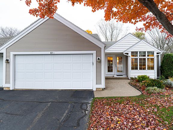 3rd image of 821 Claremont Ct