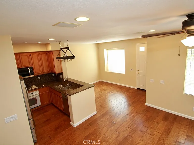 143 Topaz — Photo 15