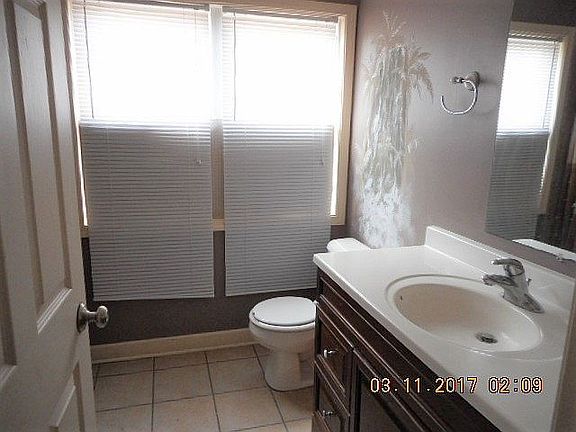 3rd image of 2826 Potter St