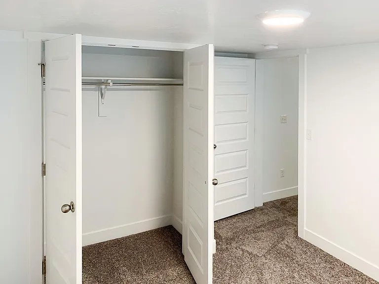 103 N 300 E — Photo 10