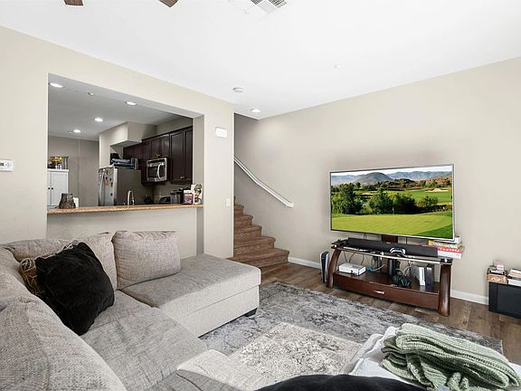 4th image of 35797 Springvale Ln Unit 2