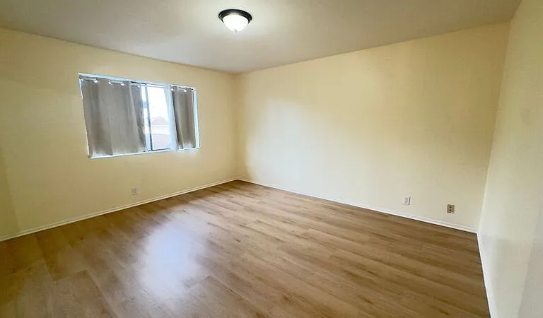 539 N Alameda Ave #4 — Photo 7