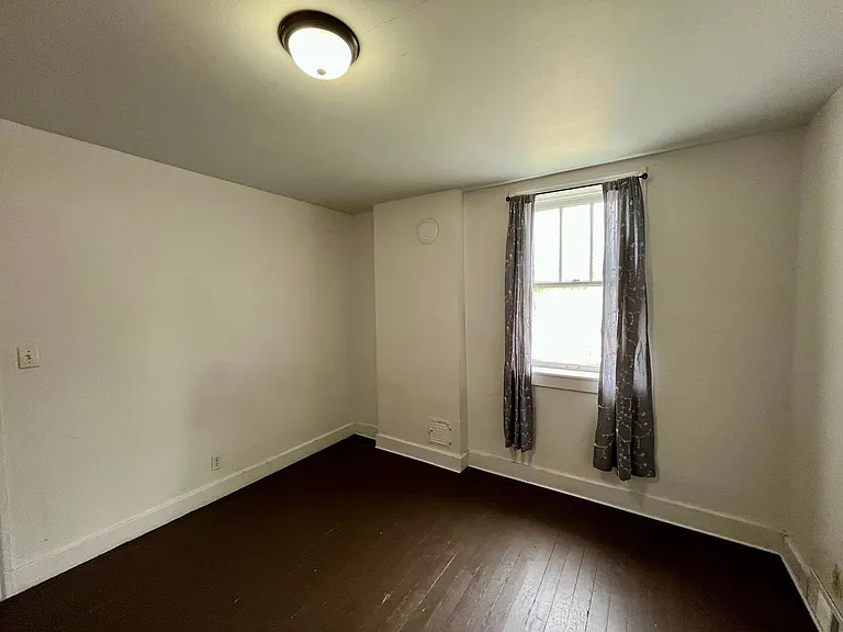 108 N Lake St — Photo 4