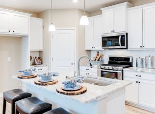 909 Silvercreek Ave W, Delano, MN 55328