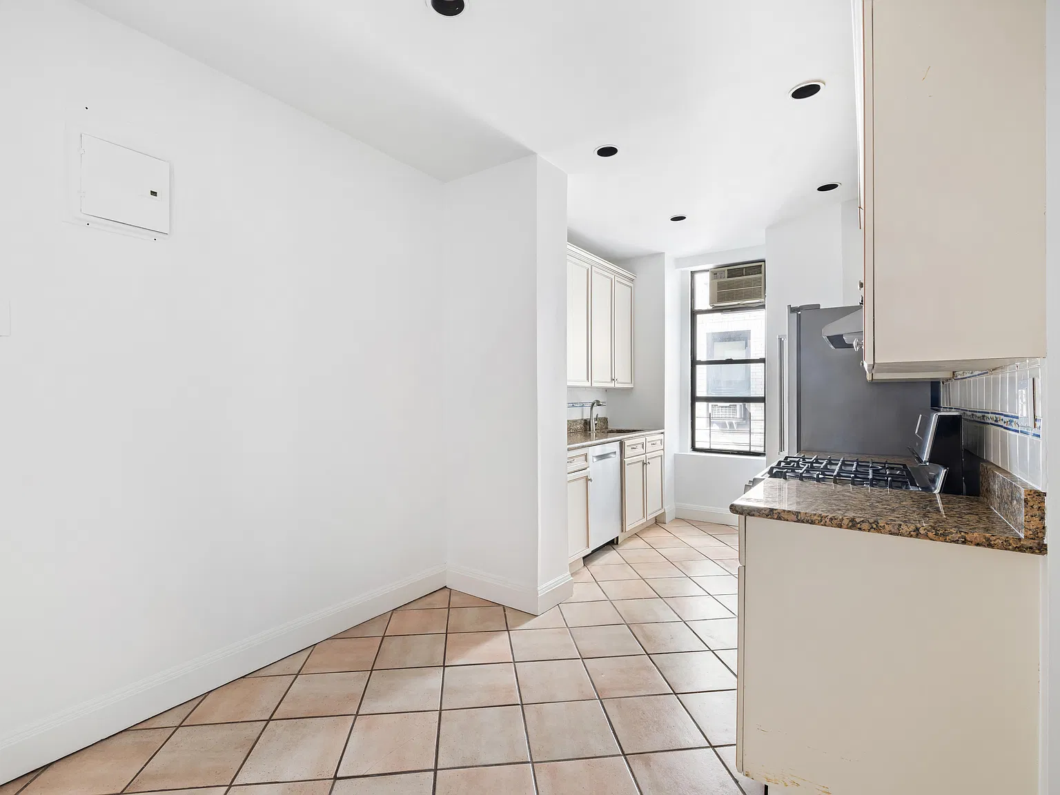 500 West End Avenue — Photo 4