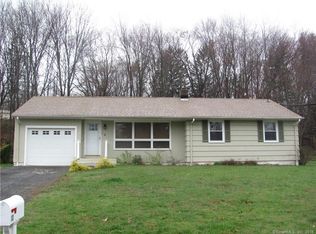 12 Jeffrey Ln, Branford, CT 06405