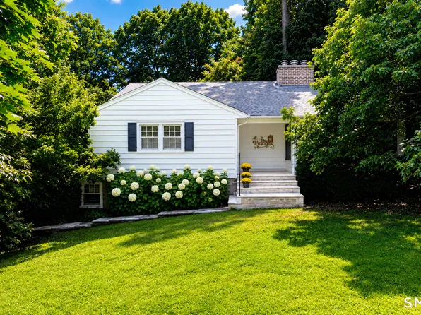 10 Blackberry Lane, Norwalk, CT 06850