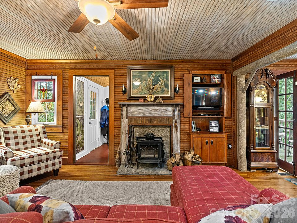 19th image of 85 Chestnut Hill Rd