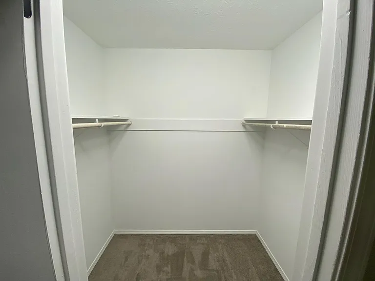 36 W Paris St — Photo 17