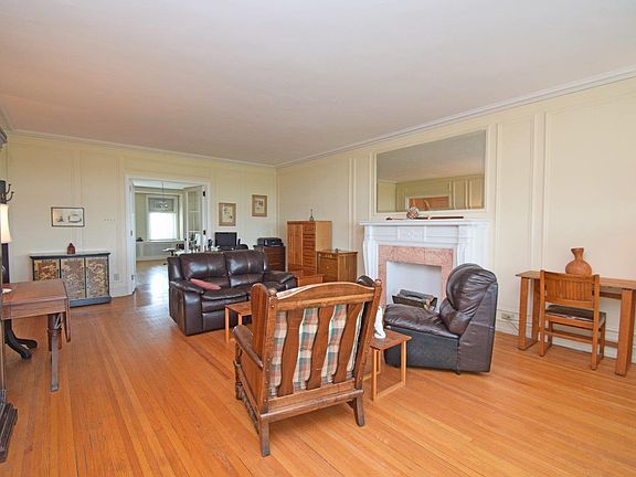 4th image of 3900 Rose Hill Ave Unit 703B