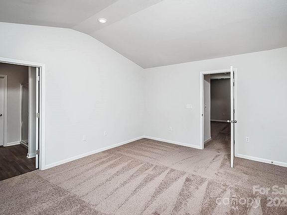 4th image of 654 Lamorak Pl