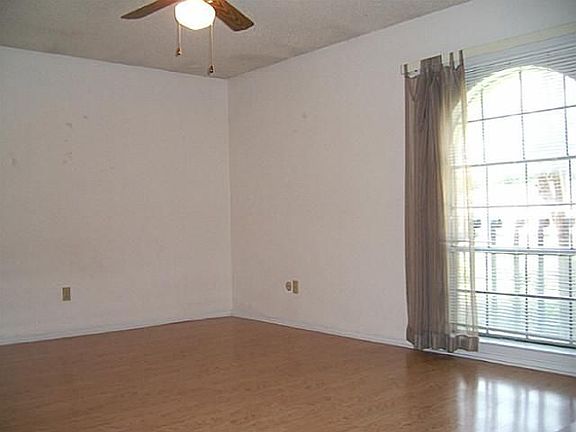 2nd image of 1716 Brookhaven Cir