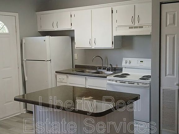 2nd image of 131 Rolland St