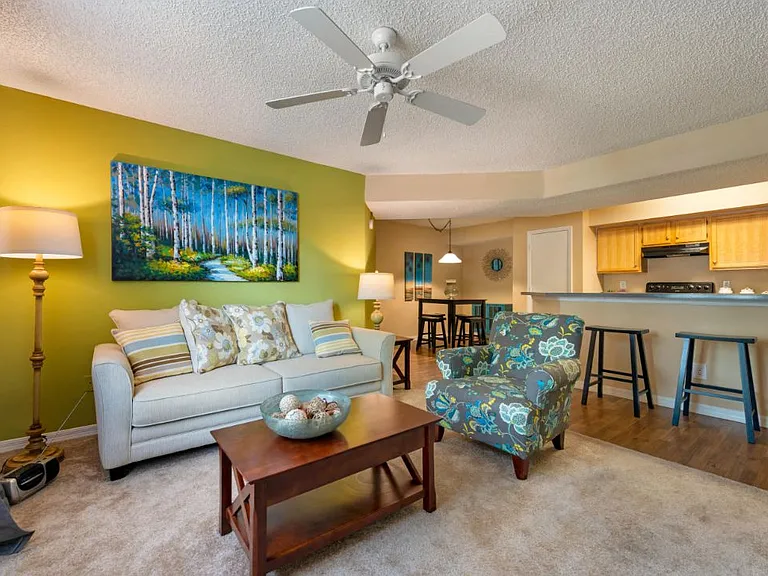 Lindsey Terrace Apartments — Photo 24