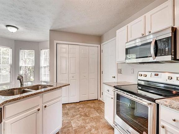 2nd image of 744 Trickle Ln