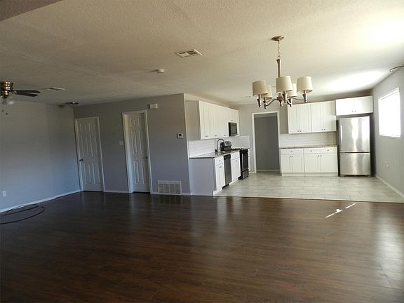 3rd image of 2319 NW 30th St