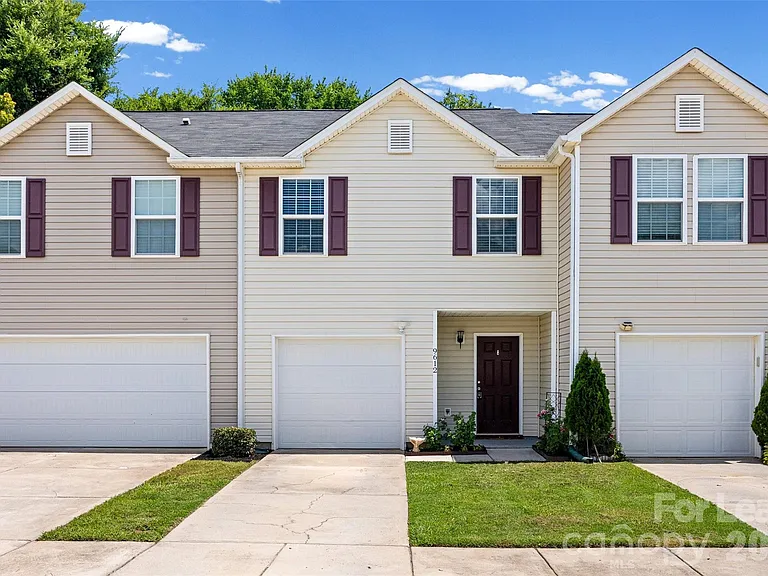 9612 Brackenview Ct — Photo 1