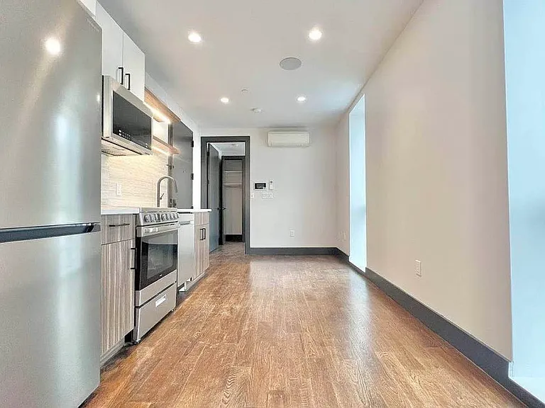304 Water St #1B — Photo 2
